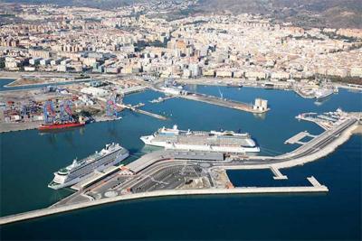 Las tasas portuarias no seguirán bajando en 2015 pese a que se prevén 152 millones de beneficio
