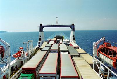 Marina Mercante saca a concurso la línea marítima de interés público península-Canarias 