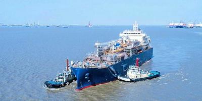  Puesto a flote el mayor buque de suministro de GNL como combustible 
