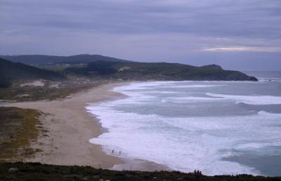 El temporal descubre en una playa de Fisterra un barco que se hundió en el año 1927