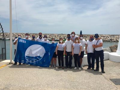  Izada de la Bandera Azul en el Puerto de La Duquesa