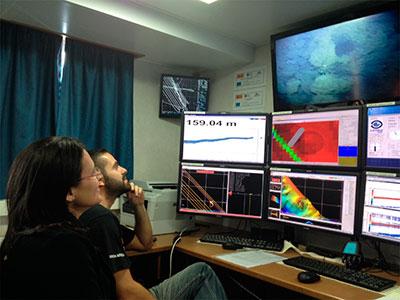 La desgasificación del volcán submarino de El Hierro se reduce a un radio de 200 metros alrededor del cono principal
