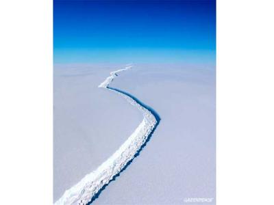 Un iceberg gigante se desprende de la Antártida Un iceberg gigante se desprende de la Antártida