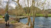 Ríos con mucha agua y el frío dificultan las capturas en la apertura de la temporada de pesca