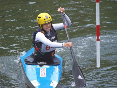 Uxia González infantil del Val Miñor Frioya medalla de oro en la Copa de España de Slalom Uxia González infantil del Val Miñor Frioya medalla de oro en la Copa de España de Slalom