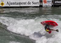 Copa del mundo de kayak freestyle, en Sort (Lleida). Los juniors Salvat y Puldain finalistas en K1