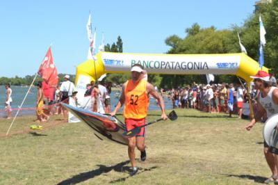 Alberto Díaz, piragüista del Kayak Tudense, se impuso en la Regata Internacional Río Negro Alberto Díaz, piragüista del Kayak Tudense, se impuso en la Regata Internacional Río Negro