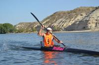 Alberto Díaz Portas, palista de la categoría máster del Kayak Tudense, es el líder de la Regata Internacional del Río Negro