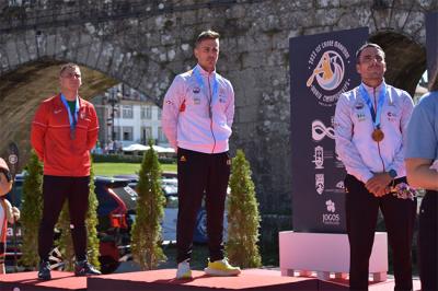 Medalla de oro para MANUEL GARRIDO y bronce para TONO CAMPOS.