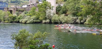 Victoria para la escuela de piragüismo Ciudad de Pontevedra en el descenso del Miño de Ourense Victoria para la escuela de piragüismo Ciudad de Pontevedra en el descenso del Miño de Ourense
