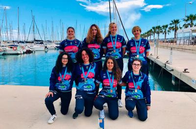 El equipo femenino del Piragüismo Penedo tercero En Burriana El equipo femenino del Piragüismo Penedo tercero En Burriana
