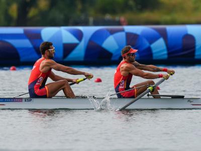 Diploma olímpico Jaime Canalejo y Javier García (Club Náutico Sevilla), quintos clasificados en dos sin timonel para mejorar el sexto puesto de Tokio. Diploma olímpico Jaime Canalejo y Javier García (Club Náutico Sevilla), quintos clasificados en dos sin timonel para mejorar el sexto puesto de Tokio.