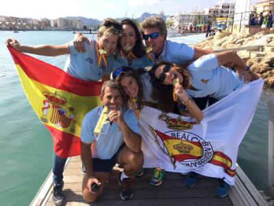 Las veteranas del Mediterráneo se coronan campeonas de España de yola Las veteranas del Mediterráneo se coronan campeonas de España de yola