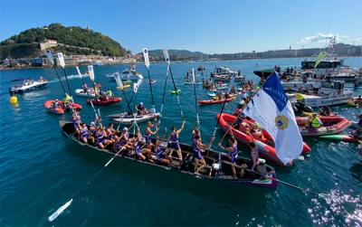 Santurtzi gana la bandera de la Concha por 48 centésimas; Arraun Lagunak hace historia con la bandera femenina