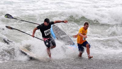 Brandi Baksic (USA) y Travis Grant (AUS) Oro en la carrera técnica de SUP. Australia se llevó la carrera de postas Brandi Baksic (USA) y Travis Grant (AUS) Oro en la carrera técnica de SUP. Australia se llevó la carrera de postas