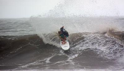 El histórico El Salvador ISA World Masters Surfing Championship comenzó en Punta Roca