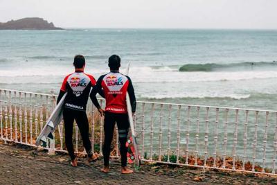 El surf canario y peníndular se cita mañana a las 08:00 en Mundaka El surf canario y peníndular se cita mañana a las 08:00 en Mundaka