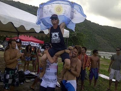 El surfer argentino Leandro “Lele” Usuna se consagró como el nuevo campeón latinoamericano de surf El surfer argentino Leandro “Lele” Usuna se consagró como el nuevo campeón latinoamericano de surf