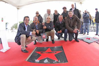 El surfista cántabro Pablo Gutiérrez inaugura el 'Paseo de las Estrellas del Surf' de Somo El surfista cántabro Pablo Gutiérrez inaugura el 'Paseo de las Estrellas del Surf' de Somo