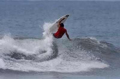 El tetracampeón argentino de surf Martín Passeri, voló hacia Perú para competir en la “Copa Movistar El tetracampeón argentino de surf Martín Passeri, voló hacia Perú para competir en la “Copa Movistar
