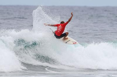 La lluvia y el viento cruzado ralentizan la progresión del JUNIOR PRO SOPELA La lluvia y el viento cruzado ralentizan la progresión del JUNIOR PRO SOPELA