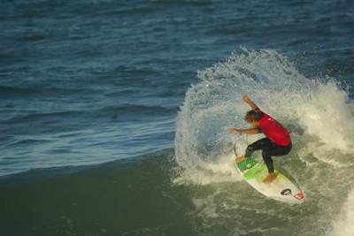 LUCAS SANTAMARÍA ES EL GRAN CAMPEÓN DEL RIP CURL PRO 09 LUCAS SANTAMARÍA ES EL GRAN CAMPEÓN DEL RIP CURL PRO 09