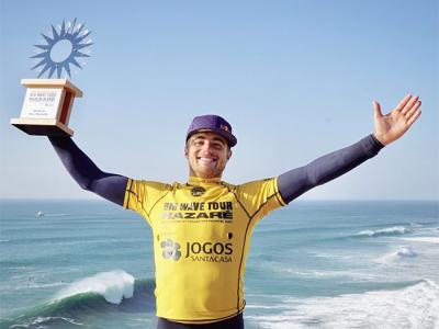 Natxo González obtiene el primer 10 perfecto en Nazaré, y gana el premio Most Committed Award