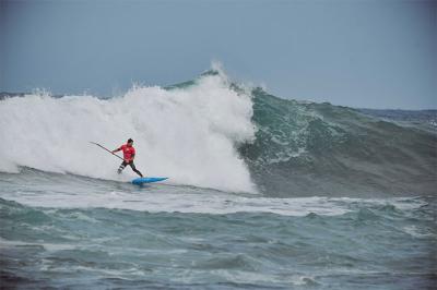 Sean Poynter se mete en los octavos de final del Mundial de Paddle Surf en Las Canteras