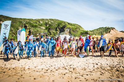 Surfistas de 4 continentes se dieron cita en la fiesta del surf por excelencia: el Cosmic Children Surfistas de 4 continentes se dieron cita en la fiesta del surf por excelencia: el Cosmic Children