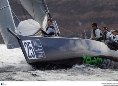 El Team Aqua primer líder tras ganar el Match Race en Puerto Calero El Team Aqua primer líder tras ganar el Match Race en Puerto Calero