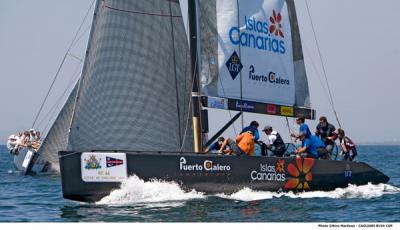El Islas Canarias Puerto Calero brilla en el comienzo de las regatas de flota de la Cagliaro RC 44 Cup