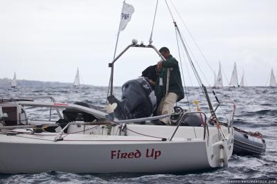 El norteamericano 'Fired Up' fuera de competición por un accidente El norteamericano 'Fired Up' fuera de competición por un accidente