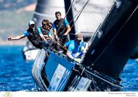 El RC44 Peninsula Petroleum, con un excelente elenco de deportistas andaluces, vascos y gallegos entre otros.