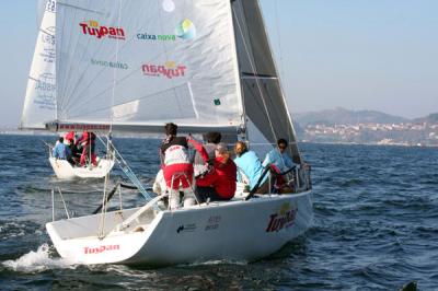 El Tuypan men lidera la 5ª regata del V Circuito Cidade de Vigo de Platú 25