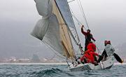 El Virazón gana la tercera jornada del Trofeo Vitaldent J80 y lidera la competición El Virazón gana la tercera jornada del Trofeo Vitaldent J80 y lidera la competición