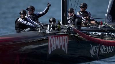 Emirates Team New Zealand domina la 2ª jornada