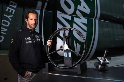 LAND ROVER ayuda a SIR BEN AINSLIE a dirigir el rumbo por la Copa América