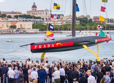 Ya está en el agua el nuevo monocasco que representará a Italia en la XXXVI Copa América Ya está en el agua el nuevo monocasco que representará a Italia en la XXXVI Copa América