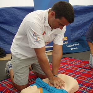 El Equipo Telefónica de Volvo Ocean Race pasa satisfactoriamente un curso de instrucción sobre primeros auxilios El Equipo Telefónica de Volvo Ocean Race pasa satisfactoriamente un curso de instrucción sobre primeros auxilios