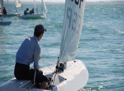El sevillano Alvaro Ruiz, doble campeón de España de Radial ocupa el puesto 33º en Dinamarca. Campeonato del Mundo juvenil de la ISAF El sevillano Alvaro Ruiz, doble campeón de España de Radial ocupa el puesto 33º en Dinamarca. Campeonato del Mundo juvenil de la ISAF