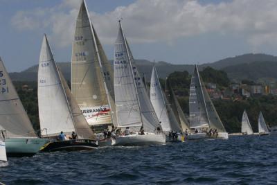 El Turismo Rías Baixas lidera la clasificación general del Campeonato Gallego de Cruceros
