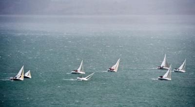 Espectacular tarde de regatas en la bahia de Santander, para el comienzo de BANCANTABRIA SAILING CUP 2009.