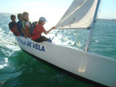 La Escuela de Vela Homologada del CN Santa Pola aumenta en un 20% el número de alumnos durante este verano La Escuela de Vela Homologada del CN Santa Pola aumenta en un 20% el número de alumnos durante este verano
