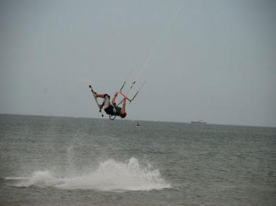 Sergio Perera se proclama campeón de Andalucia de Kitesurf en Los Toruños Sergio Perera se proclama campeón de Andalucia de Kitesurf en Los Toruños