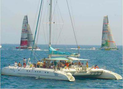 Un catamarán seguirá en vivo y en directo las evoluciones de la jornada del Trofeo de SM La Reina de Valencia