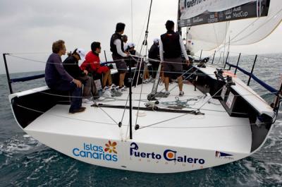 El Islas Canarias Puerto Calero gana la regata de entrenamiento en Alicante