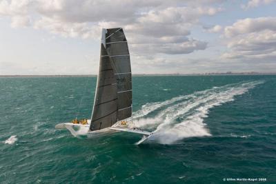 'Hydroptère DCNS' sigue batiendo records. 1 Milla a un promedio de 37,5 nudos en la bahía de San Francisco, entre el Golden Gate y la isla Alcatraz 'Hydroptère DCNS' sigue batiendo records. 1 Milla a un promedio de 37,5 nudos en la bahía de San Francisco, entre el Golden Gate y la isla Alcatraz