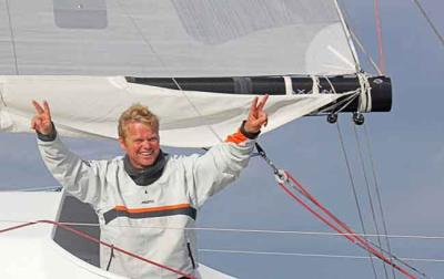Alex Pella recibirá en Baiona el Premio Nacional de Vela Terras Gauda al mejor navegante oceánico en solitario Alex Pella recibirá en Baiona el Premio Nacional de Vela Terras Gauda al mejor navegante oceánico en solitario
