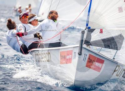 El barco andaluz ‘Les Roches Woman Essentia’ compite virtualmente en la Woman’s Cup de Bilbao El barco andaluz ‘Les Roches Woman Essentia’ compite virtualmente en la Woman’s Cup de Bilbao