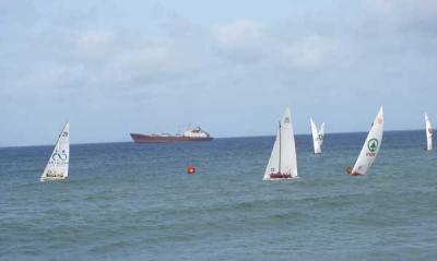 El bote Hospital la Paloma/Pueblo Guanche saldrá primero en el concurso Memorial Belen María de vela latina canaria